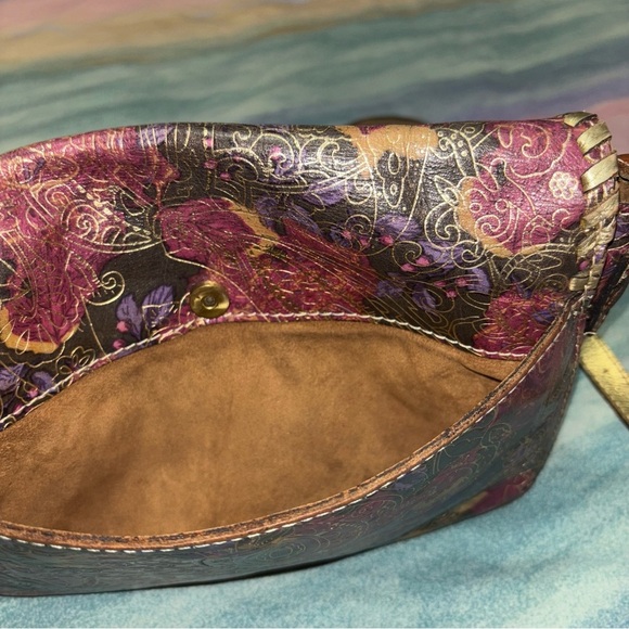 Patricia Nash tooled leather shoulder bag - Picture 5 of 10